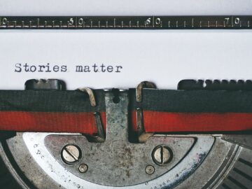 black and red typewriter